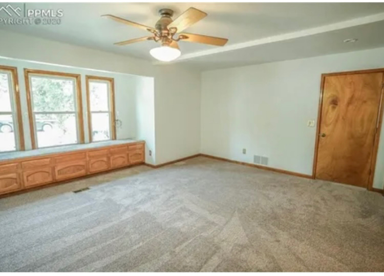 Main Level Master Suite in Great Location