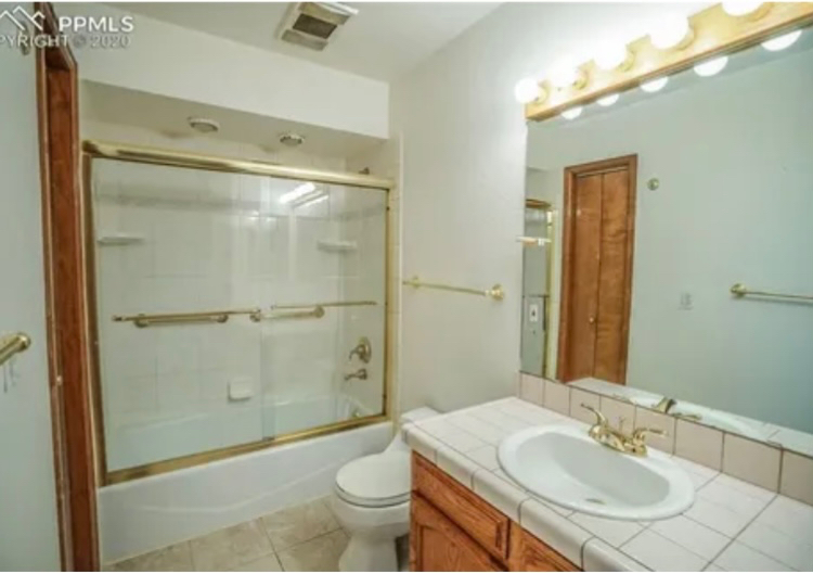 Main Level Master Suite in Great Location - Photo 3