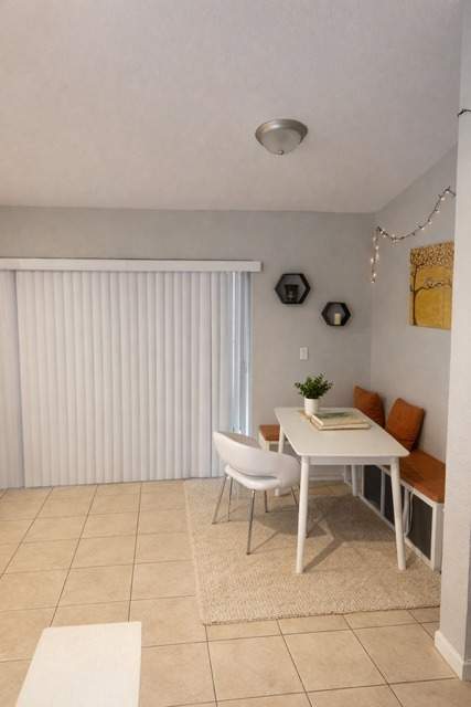 Comfortable Furnished Home With Pool Access And Workspace Near Hospitals - Photo 7