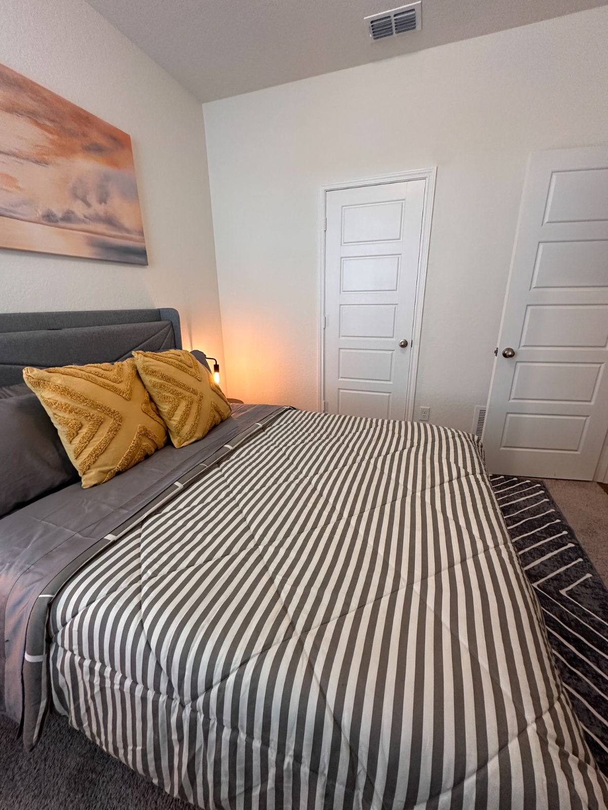 All New Construction Home in Quiet Subdivision, Fully Furnished Modern Room & Own Bath, Utilities In - Photo 4