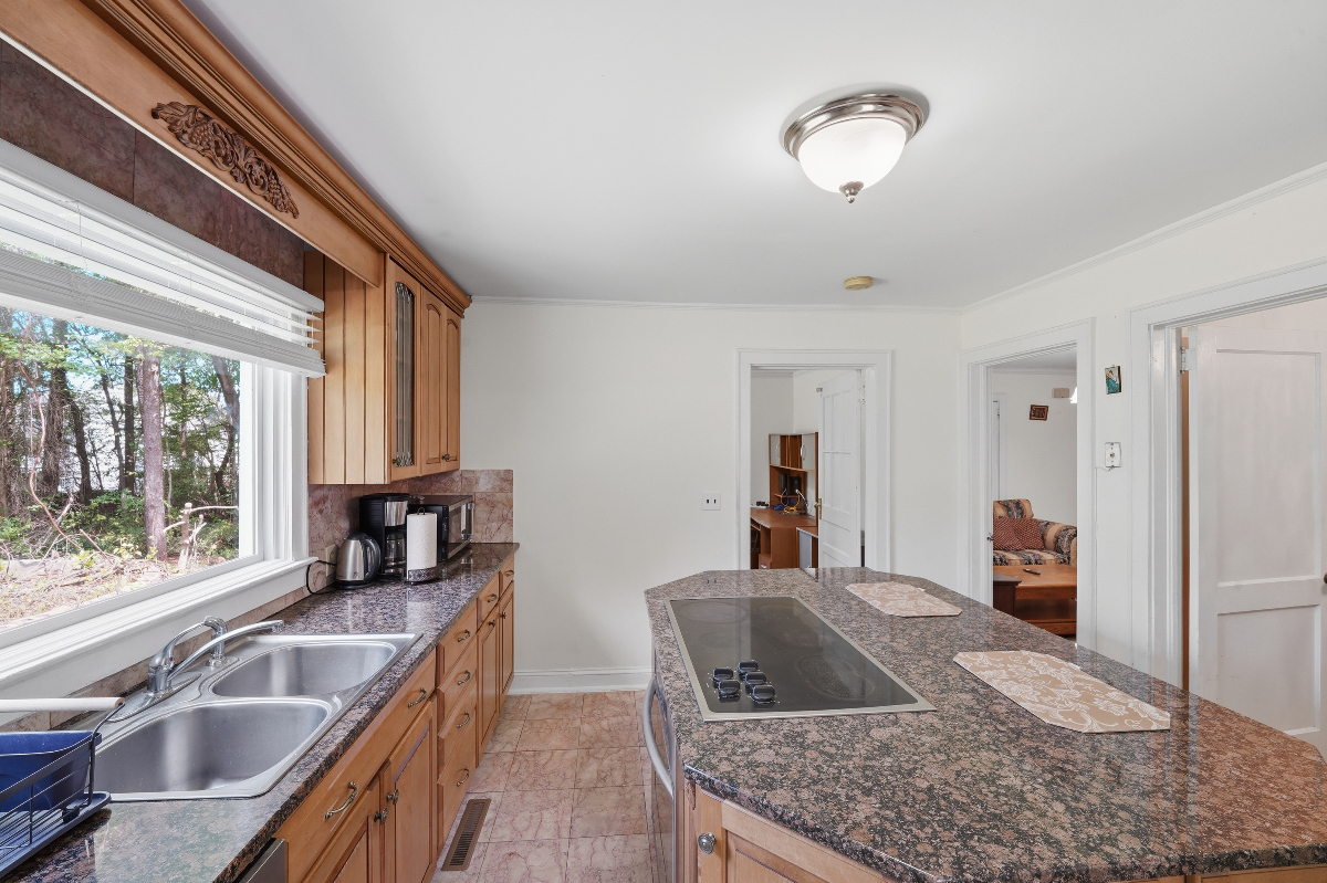 3BR Peaceful Home Retreat - Photo 7
