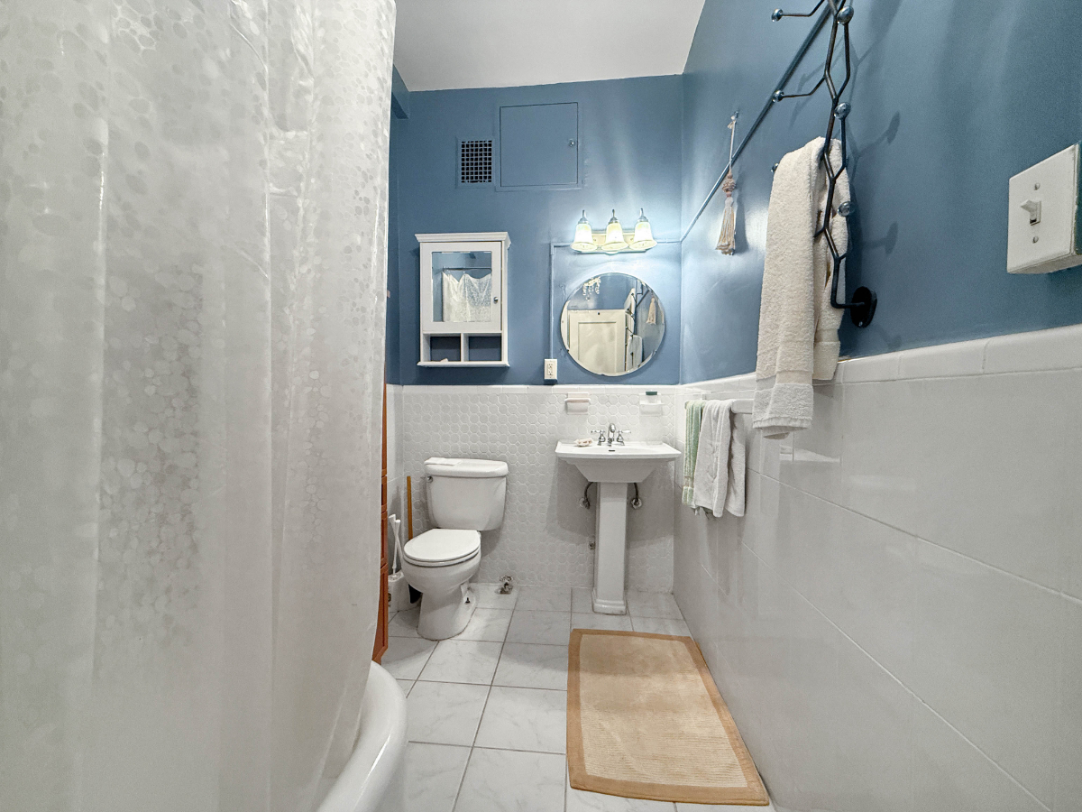 Studio w/ Smart Layout in Prime Adams Morgan Location - Photo 10