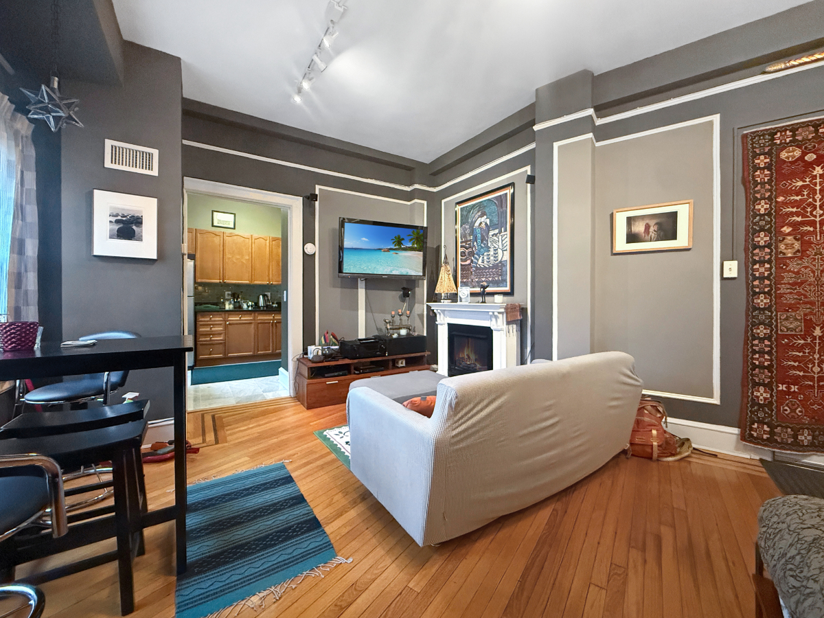 Studio w/ Smart Layout in Prime Adams Morgan Location - Photo 3