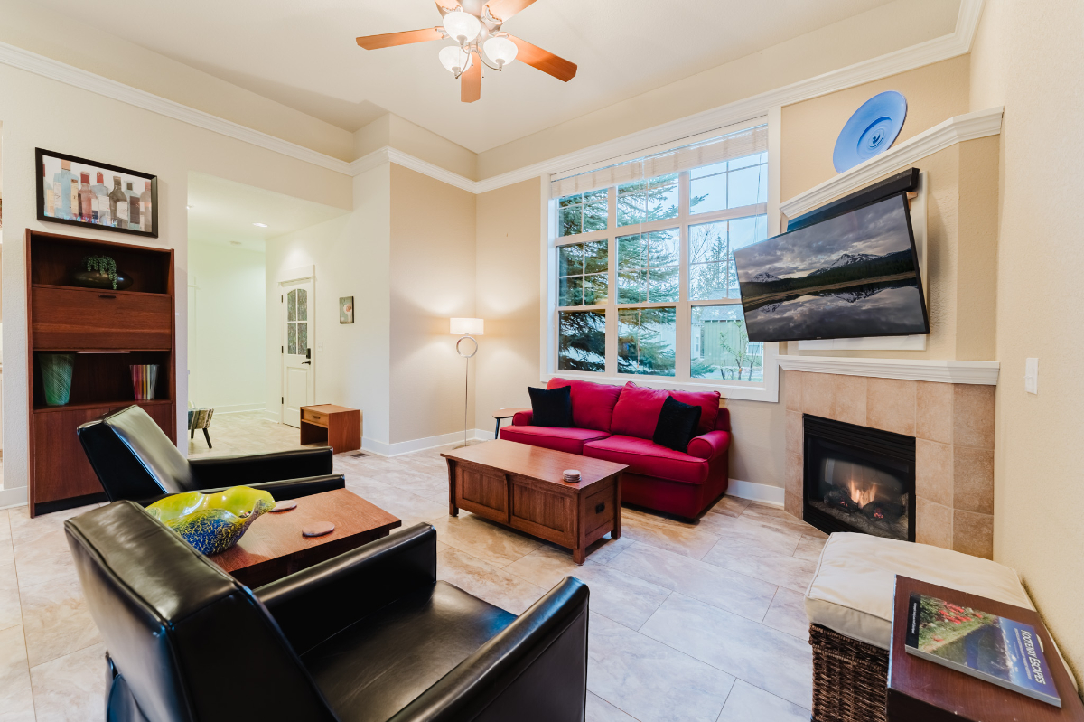 Spacious 2BR at Eagle Crest Pools, Golf and More - Photo 3