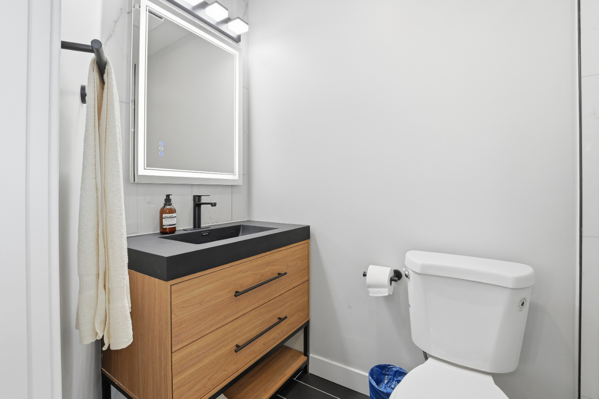 Stylish Home in NW Washington - Photo 12