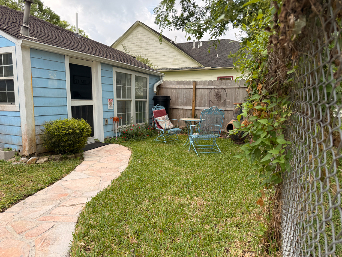 Home Away From Home - Photo 2