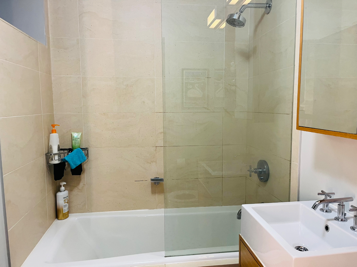 Two-bedroom gem in trendy Williamsburg, Brooklyn - Photo 3