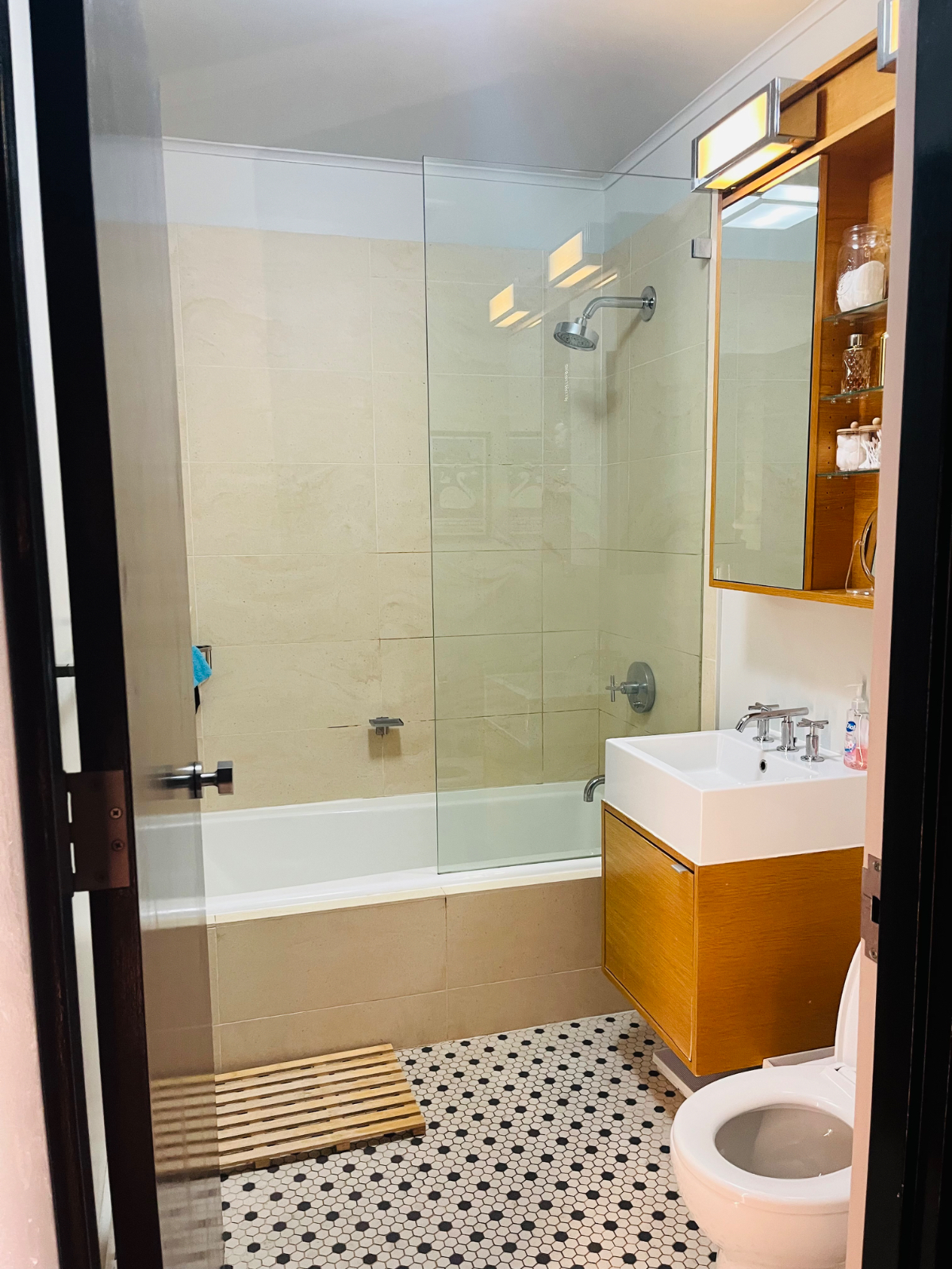 Two-bedroom gem in trendy Williamsburg, Brooklyn - Photo 10