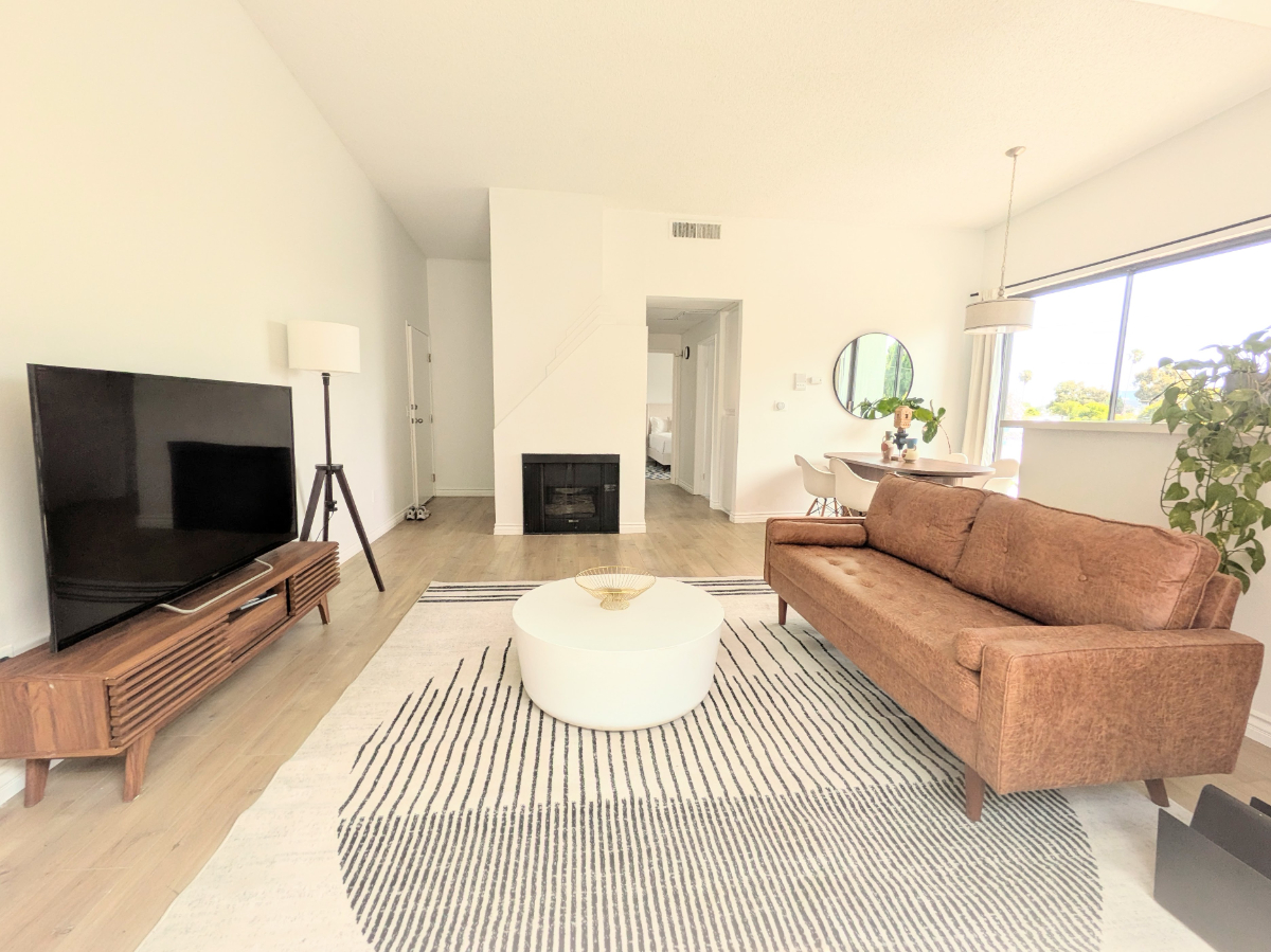 Stylish High Ceiling, Airy, Quiet Living Near Santa Monica & UCLA with Views - Photo 4