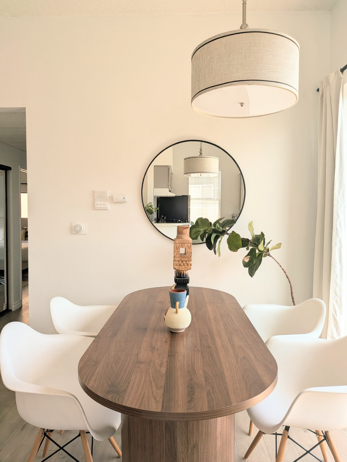 Stylish High Ceiling, Airy, Quiet Living Near Santa Monica & UCLA with Views - Photo 6