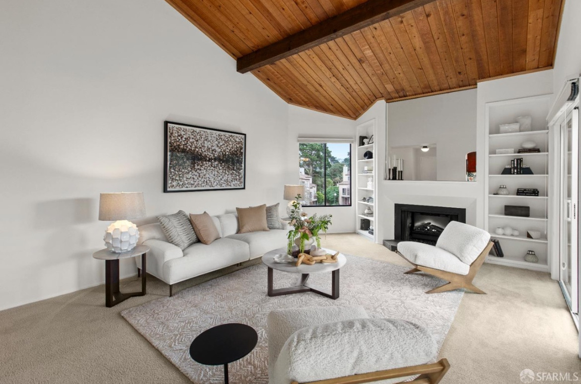 Quiet & Bright Top Floor Condo, easy access to 101/280 - Photo 3
