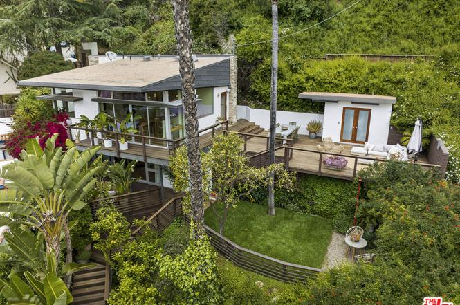 Available Jan 1 - Laurel Canyon 2BR/2BA + Soundproof Recording Studio & Deck - Photo 1