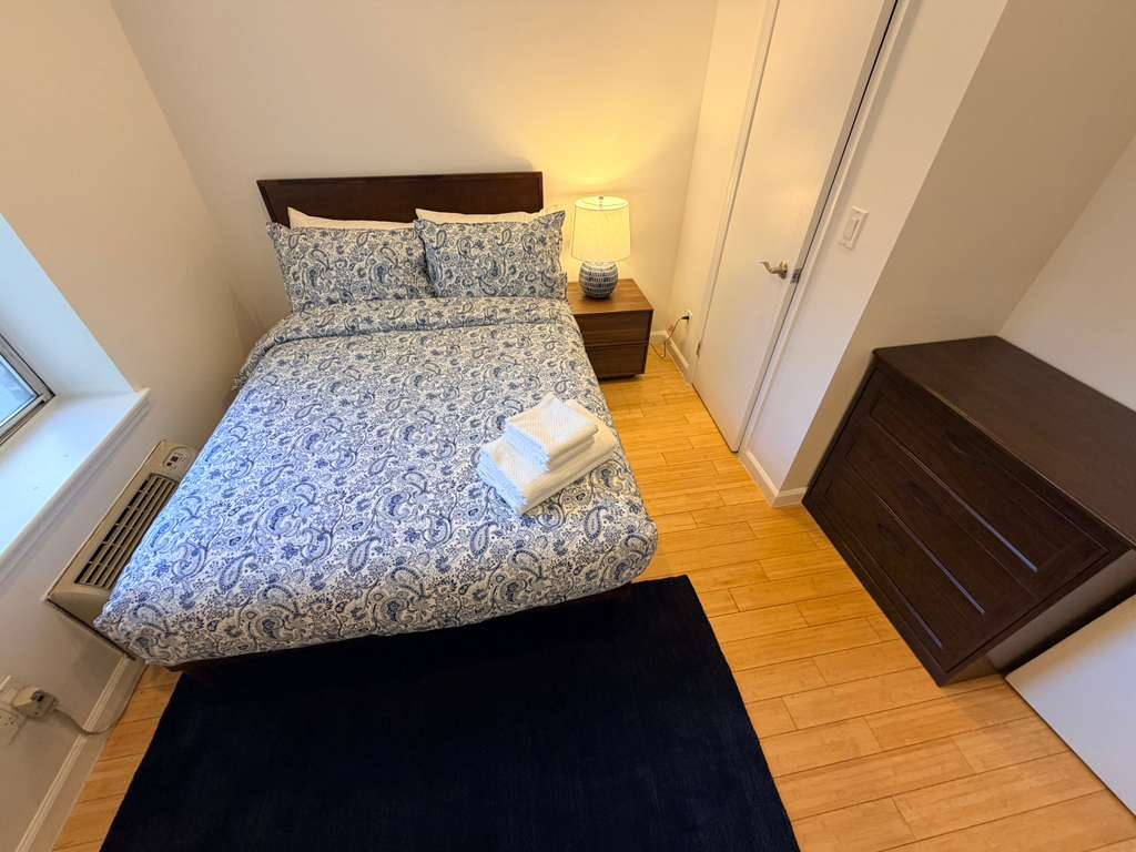 Exquisite Fort George 2BR in Elevator Laundry Building Close to Subways - Photo 8