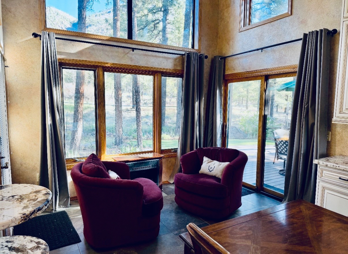 Swiss Manor on Mount Elden - Photo 11