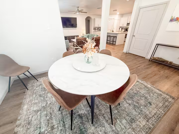Stylish 3BR Home with Open Layout, Garage, and Prime NW Lubbock Location Near Universities & Medical - Photo 5