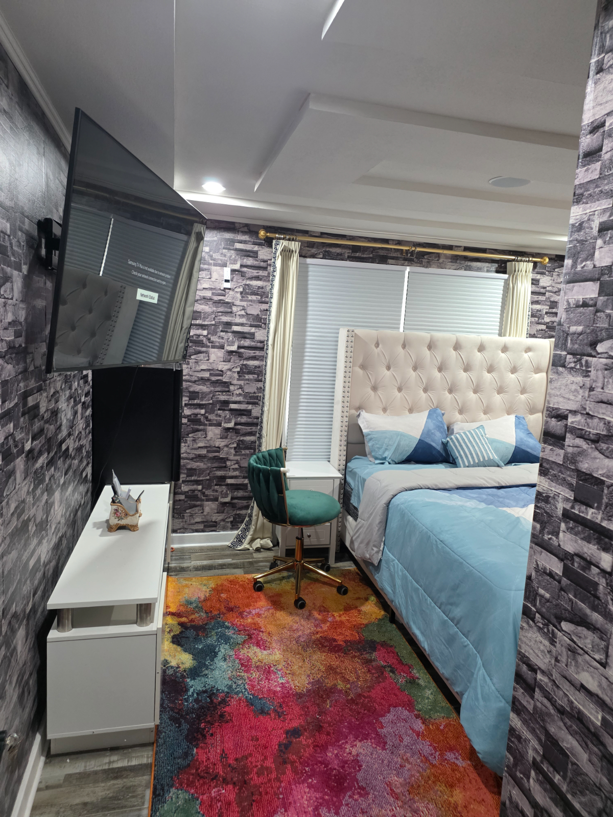 This is Alimot Proshortlet-home located in Syracuse NY that is 5 minutes drive to upstate Medical Un - Photo 4