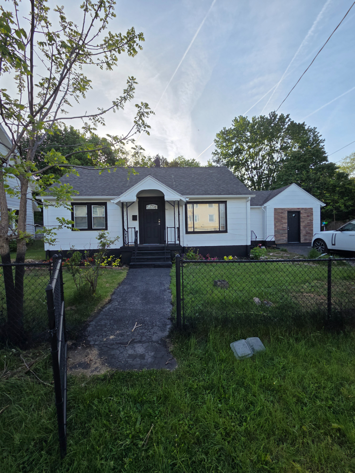 This is Alimot Proshortlet-home located in Syracuse NY that is 5 minutes drive to upstate Medical Un - Photo 11