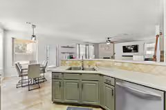 Spacious & Comfortable 4BR Retreat with Private Yard,  BBQ - Near SeaWorld & Lackland AFB - Photo 7
