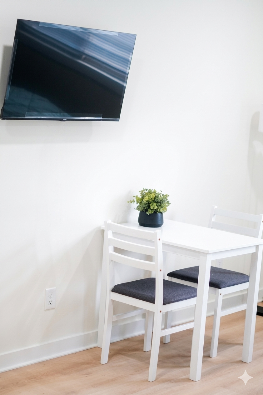 Move In Ready Studio With Workspace, Smart TV And Easy Access Around Columbus - Photo 4