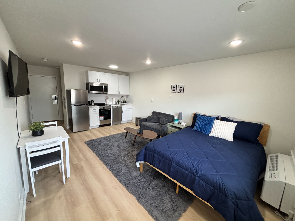 Move In Ready Studio With Workspace, Smart TV And Easy Access Around Columbus - Photo 8