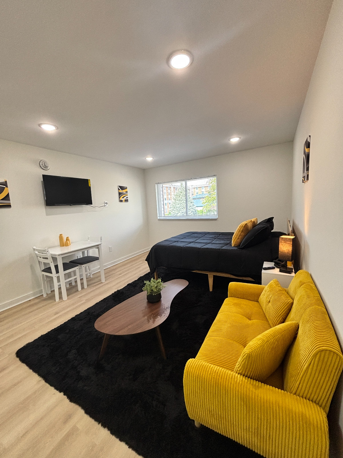 Move In Ready Studio With Workspace, Smart TV And Easy Access Around Columbus - Photo 11