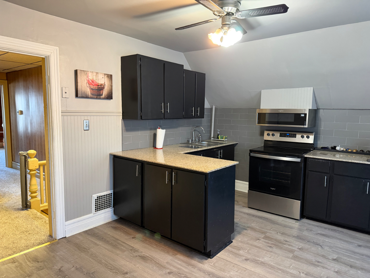 Quiet, executive 1 bedroom, just minutes from UMMC and the VA, with clear rent tiers including furn - Photo 4