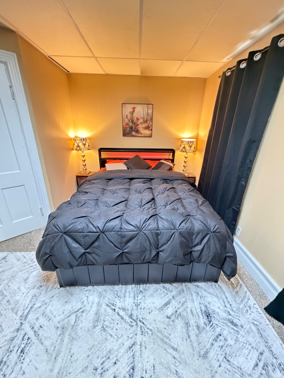 Quiet, executive 1 bedroom, just minutes from UMMC and  the VA, with clear rent tiers including furn - Photo 11
