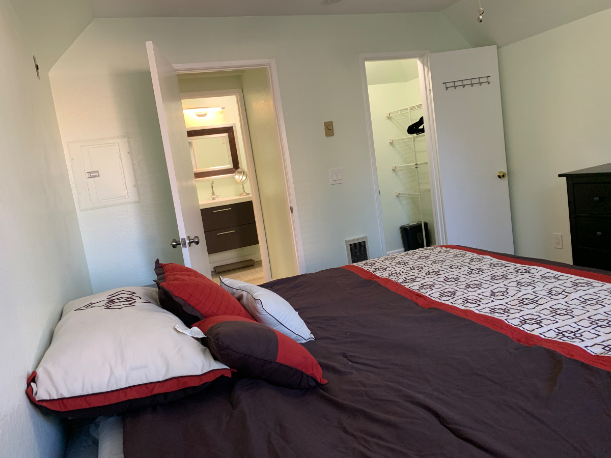Clean & Beautiful Apartment in La Jolla - Photo 2