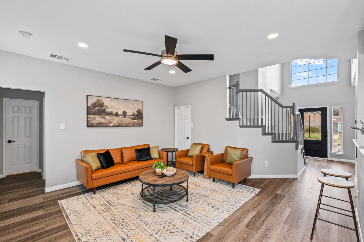 Frisco Extended Stay 4BR - Game Room - Spacious Fully Fenced Backyard - Photo 3