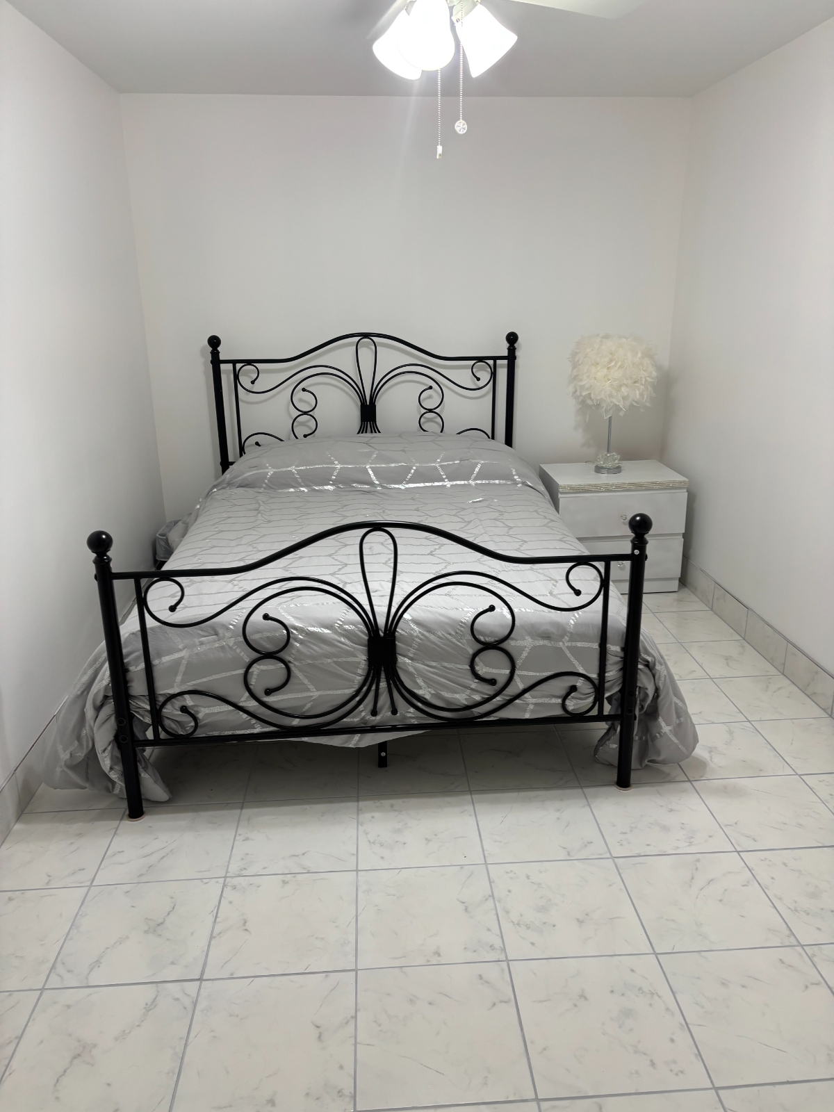 Minutes to NYC. Large 1BR Apartment with Private Entrance (Female Renters ONLY) - Photo 5