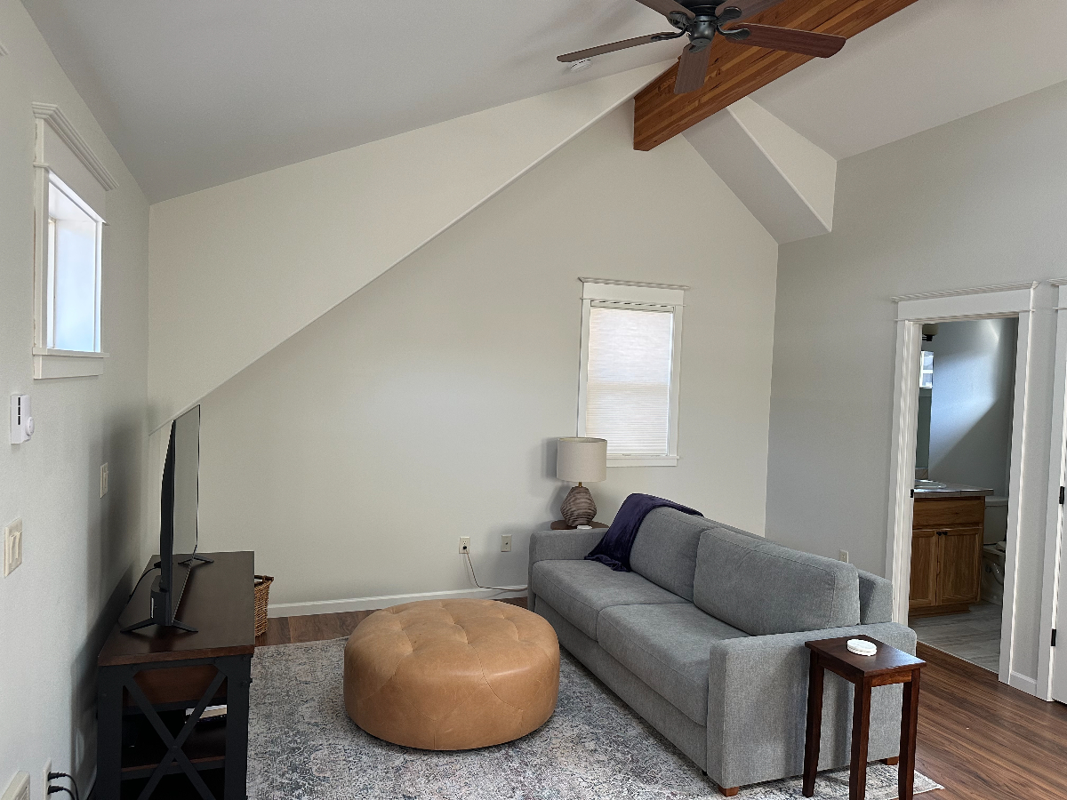 Charming Detached Studio in NW Bend - Photo 2