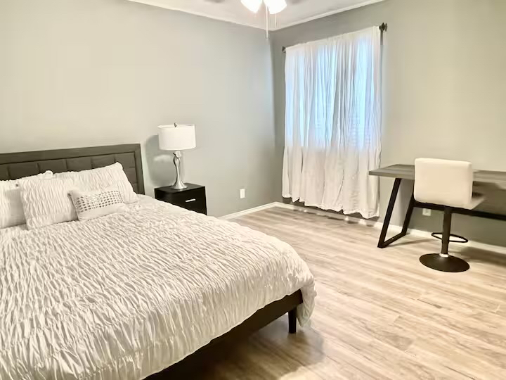 Quiet 4BR Haven All Inclusive with Dedicated Office 7min to Baptist - Photo 7