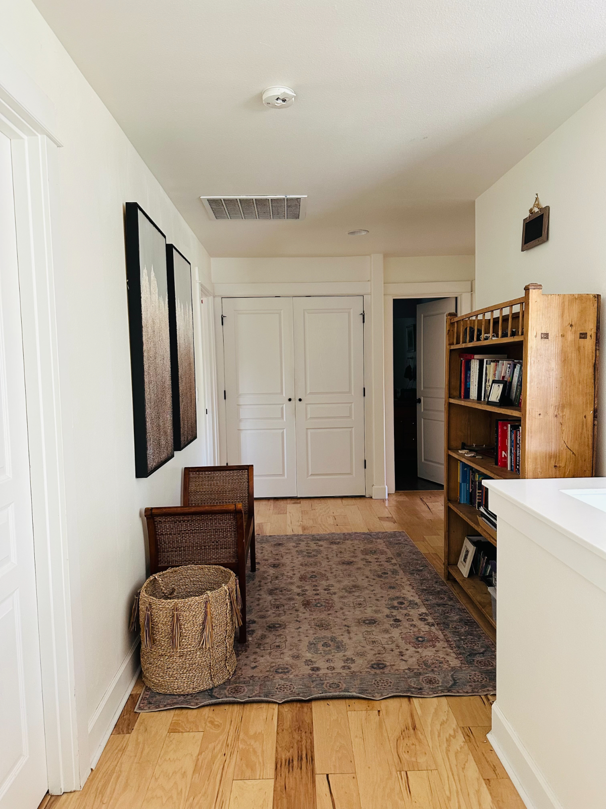 4-bdrm, 2.5 bath, pet-friendly, Easy Access to downtown, centrally located, close to Mt Bachelor - Photo 3