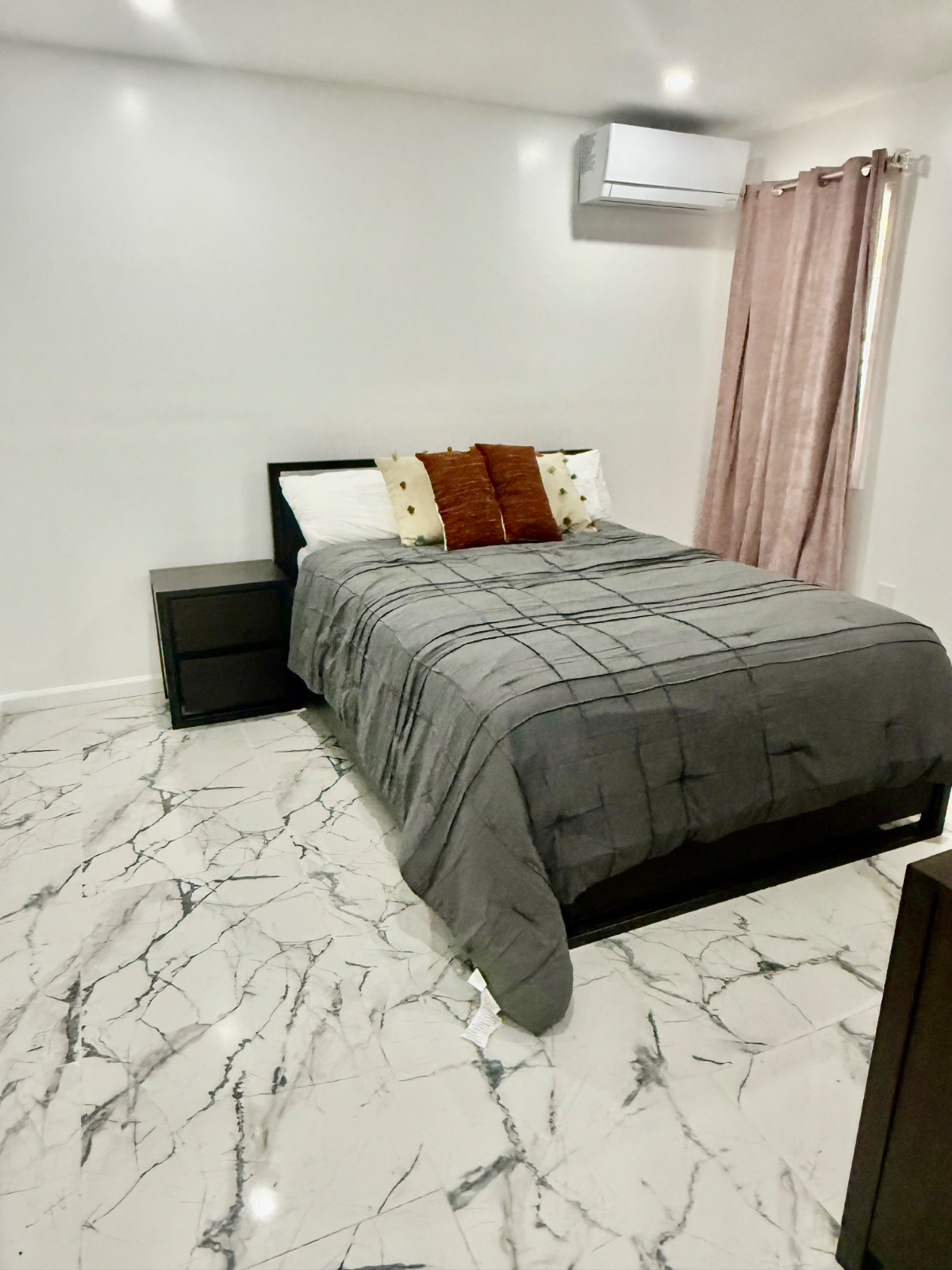 Stylish apartment in Fresh Meadows, Queens - Photo 3