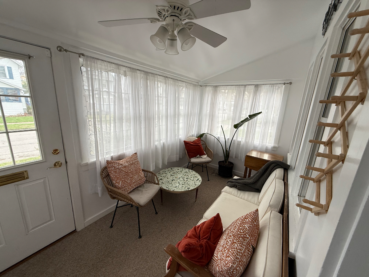 Charming Cottage in NWV - Photo 2