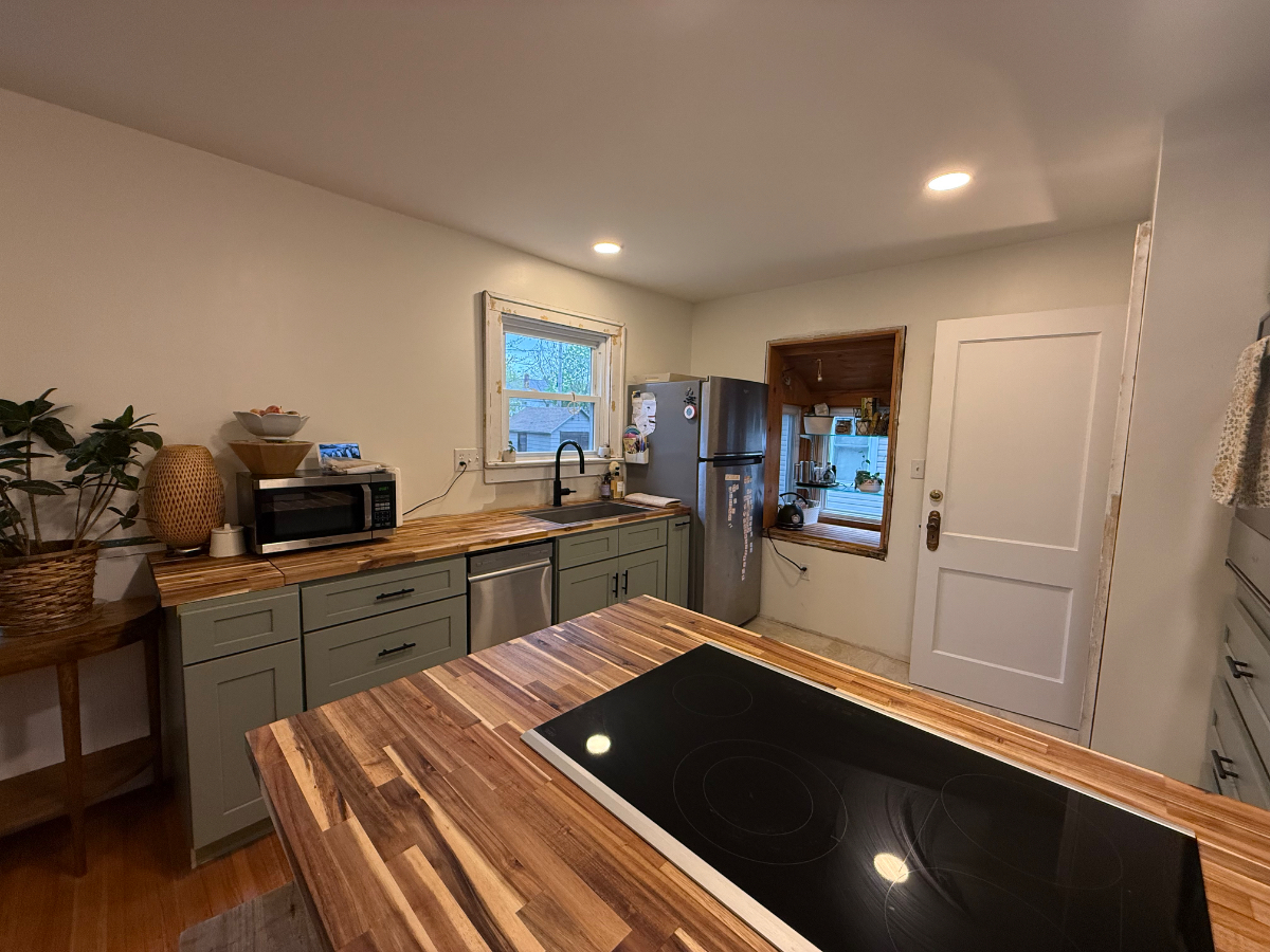 Charming Cottage in NWV - Photo 7