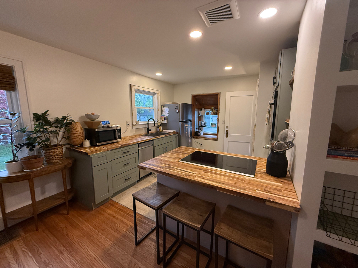 Charming Cottage in NWV - Photo 8