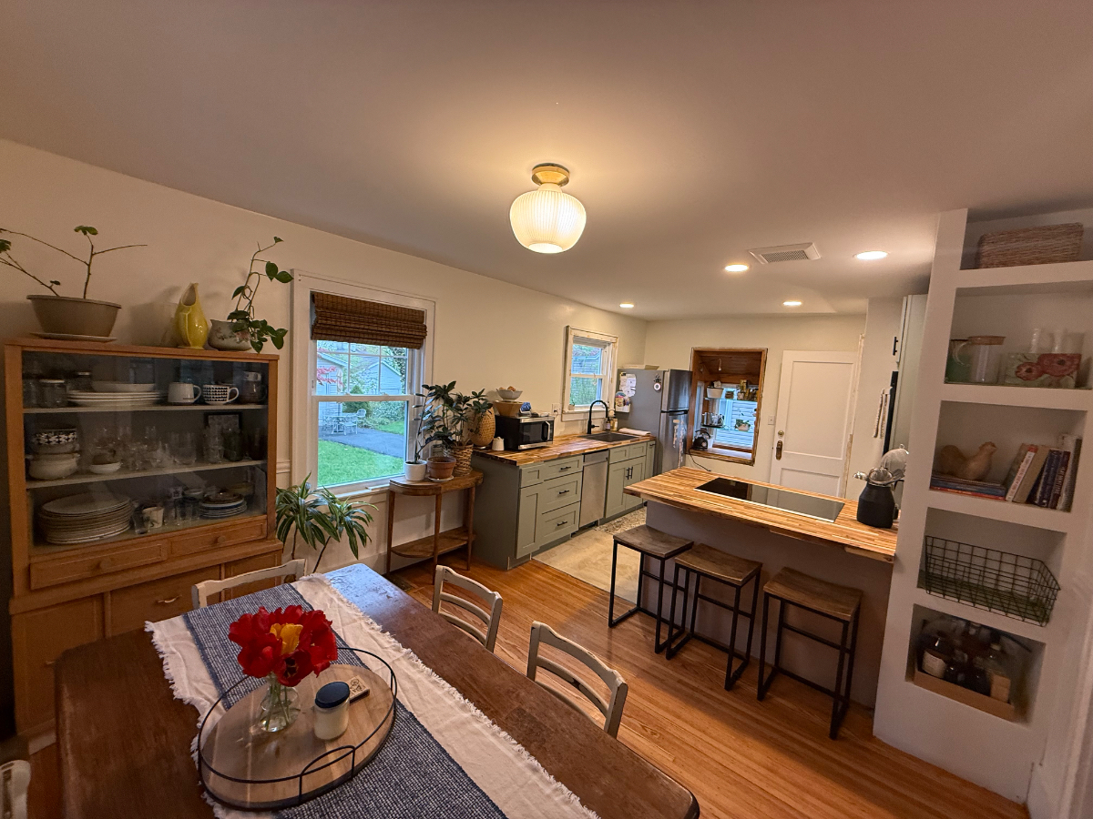 Charming Cottage in NWV - Photo 11