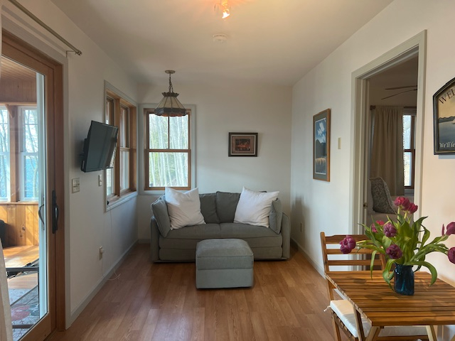 Cozy Lakeside In-Law Apartment with Water Views - Photo 6