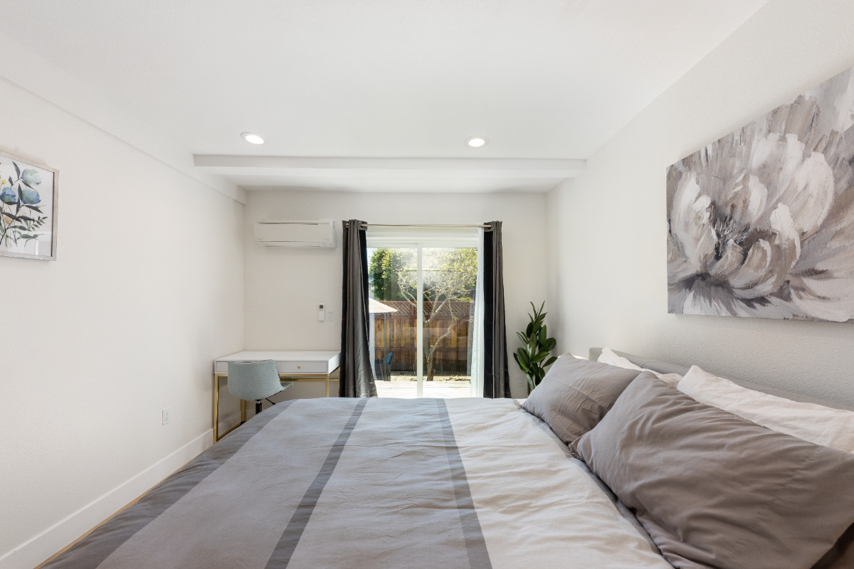 Pristine Bernal 2BR w/ In-Unit W/D & Private Yard - Rare SF Find - Photo 4
