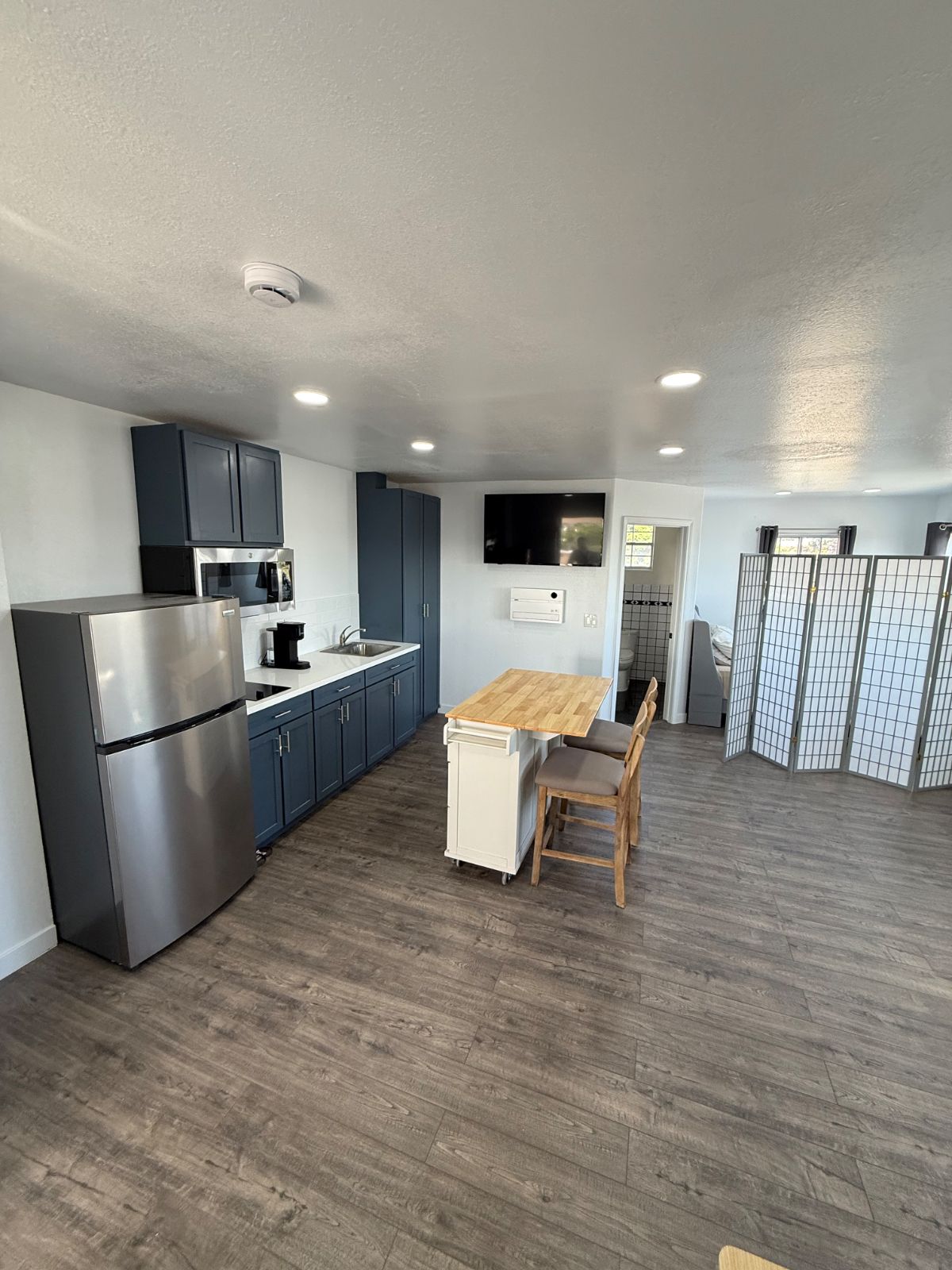 Peaceful Ocean View Apartment - Fully Furnished - Photo 5
