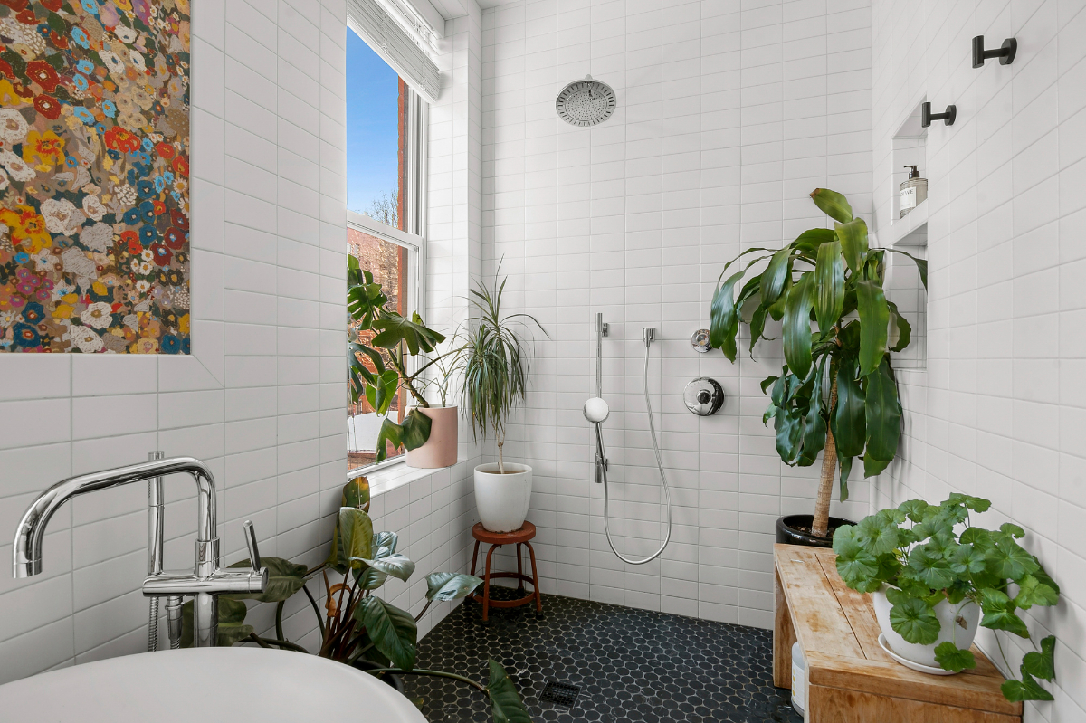 Stunning Designer BedStuy Brownstone w/Gym and Patio - Photo 5