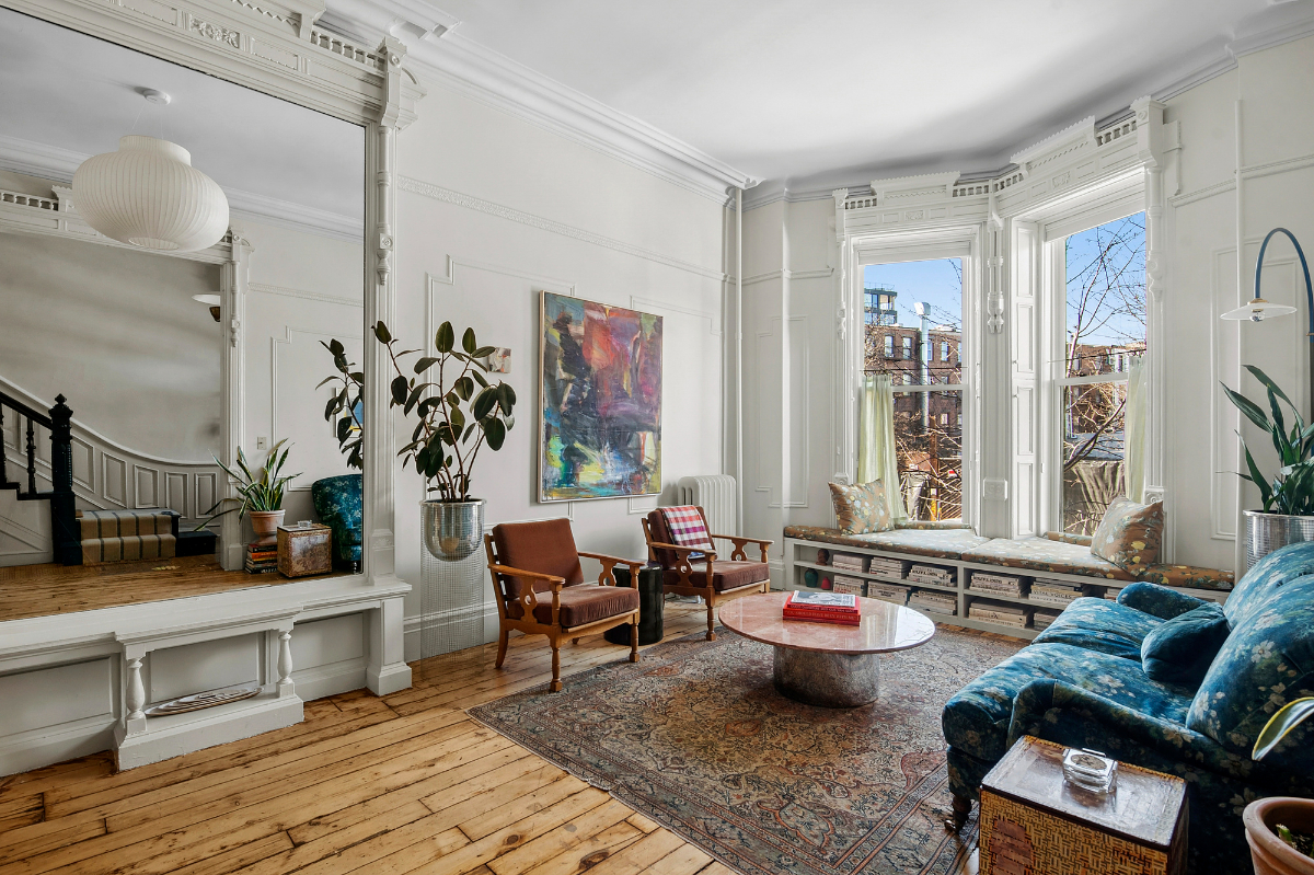 Stunning Designer BedStuy Brownstone w/Gym and Patio - Photo 1