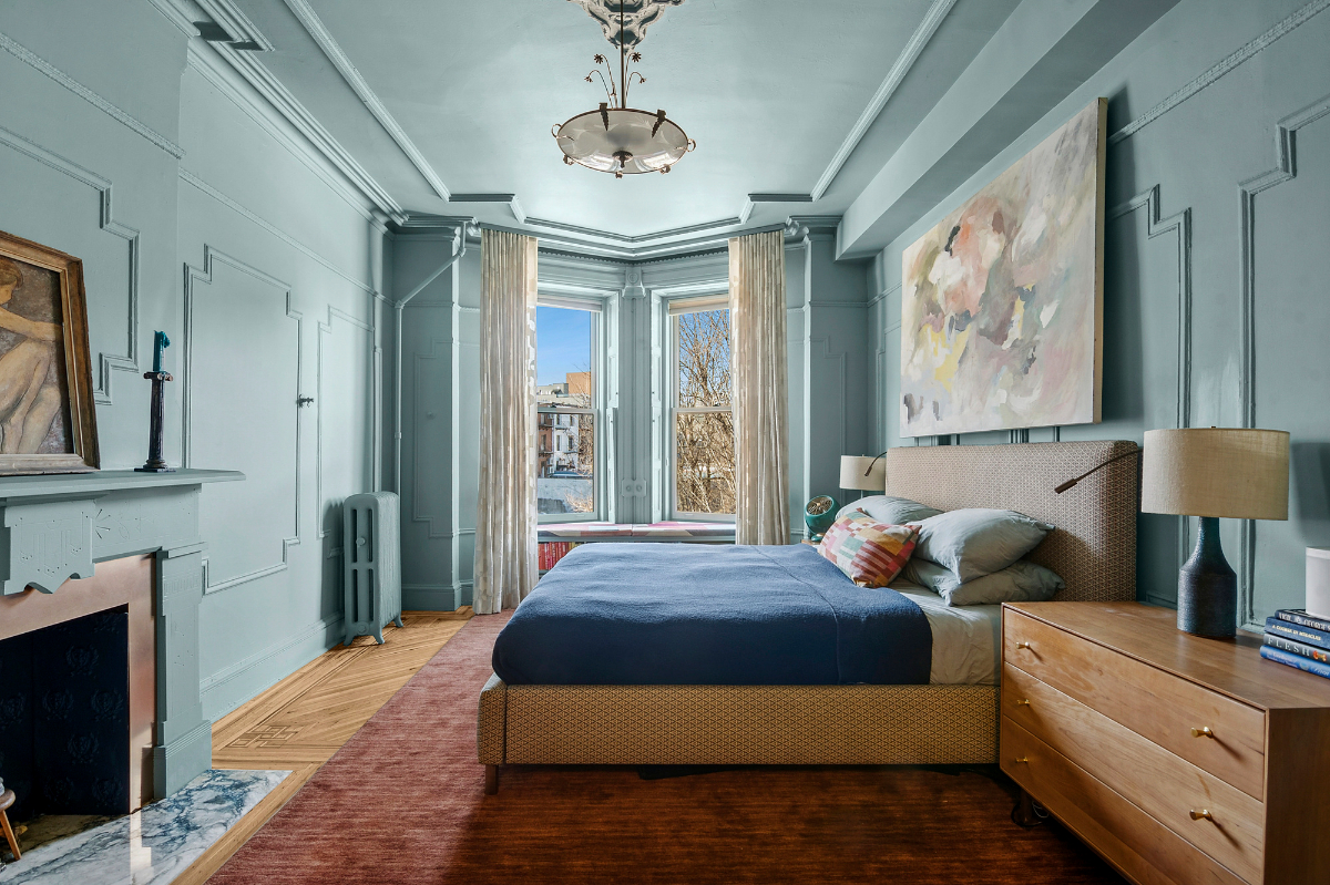 Stunning Designer BedStuy Brownstone w/Gym and Patio - Photo 7