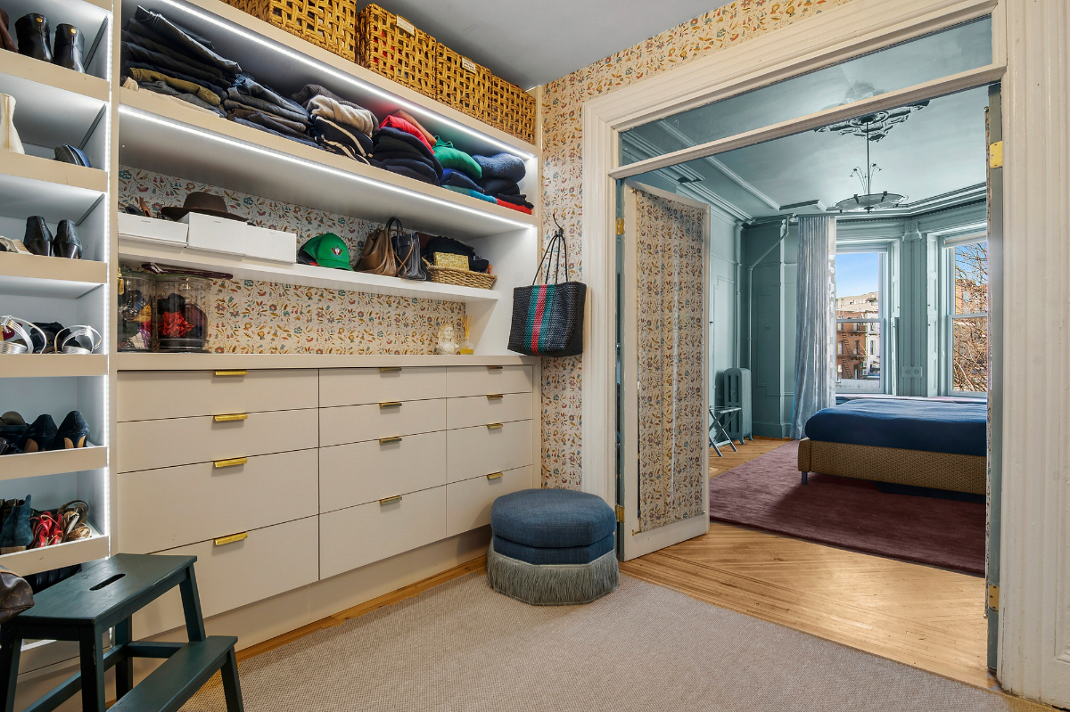 Stunning Designer BedStuy Brownstone w/Gym and Patio - Photo 10