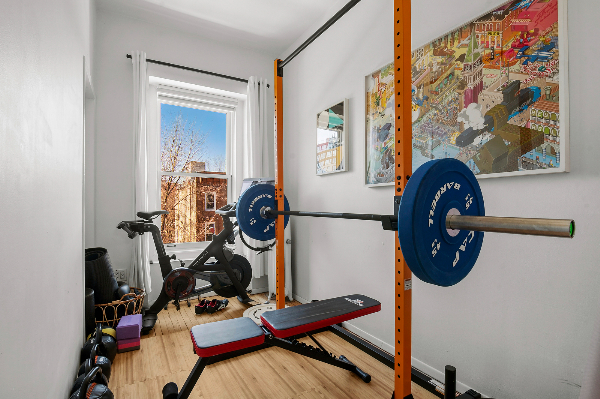Stunning Designer BedStuy Brownstone w/Gym and Patio - Photo 11