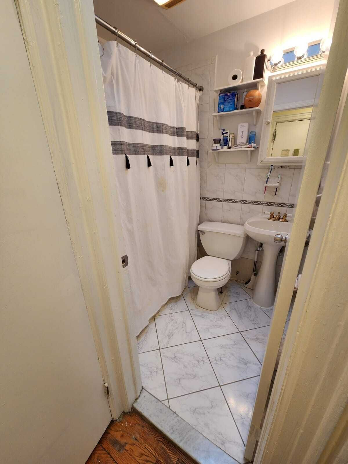 Cozy 2 Bedroom Apartment  in the Heart of Midtown NYC - Photo 11