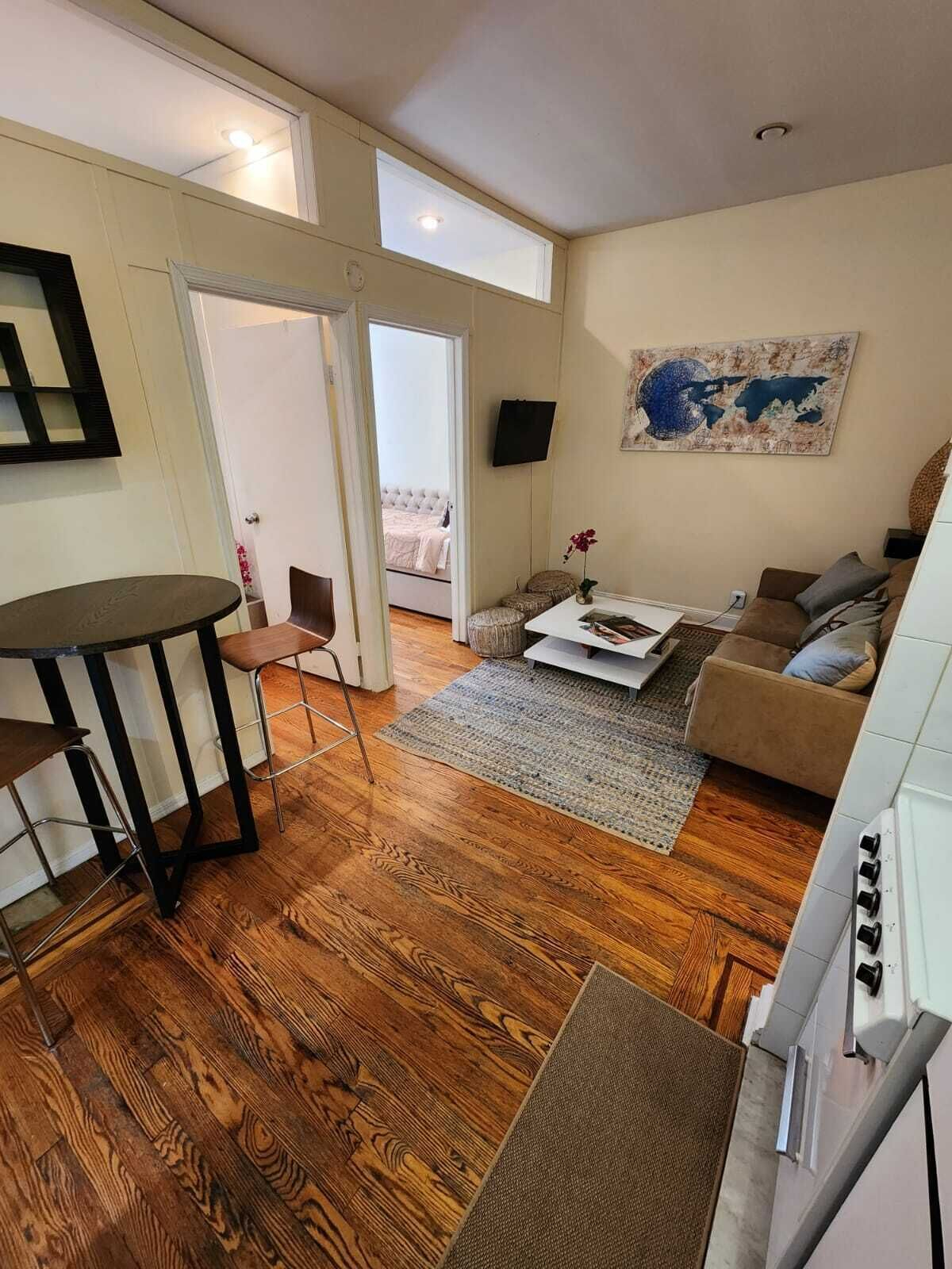 Cozy 2 Bedroom Apartment  in the Heart of Midtown NYC - Photo 2