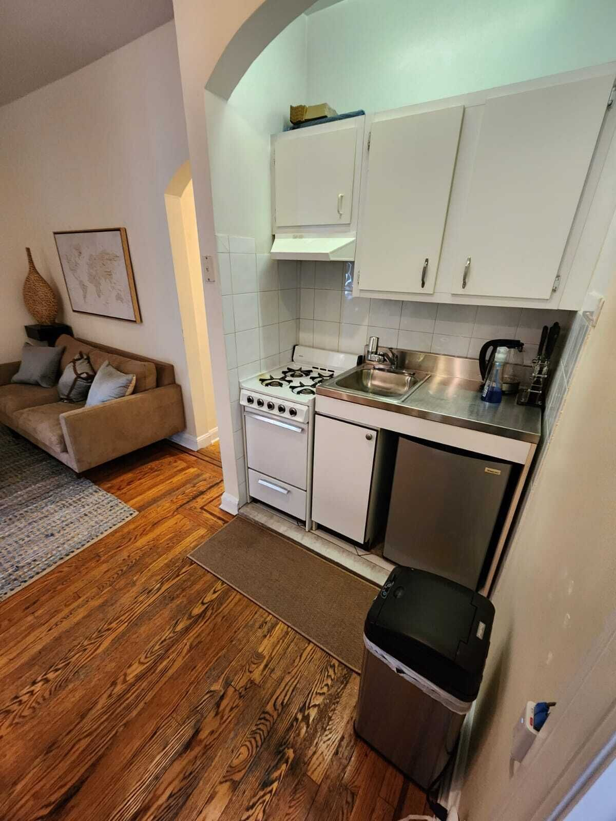 Cozy 2 Bedroom Apartment  in the Heart of Midtown NYC - Photo 3