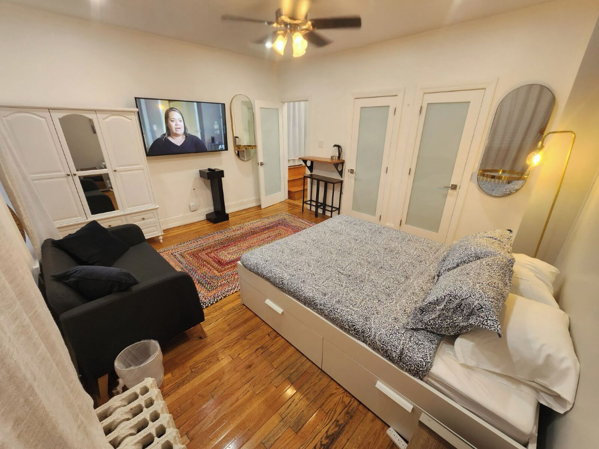 A lovely Studio apartment in the heart of Midtown Manhattan in NYC.